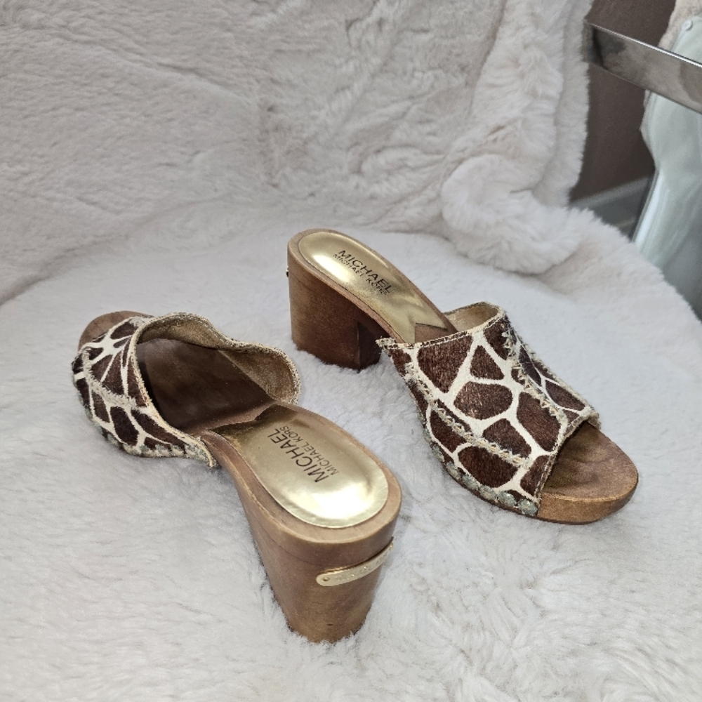 Michael Kors Giraffe Print Mules. Size 6-6,5